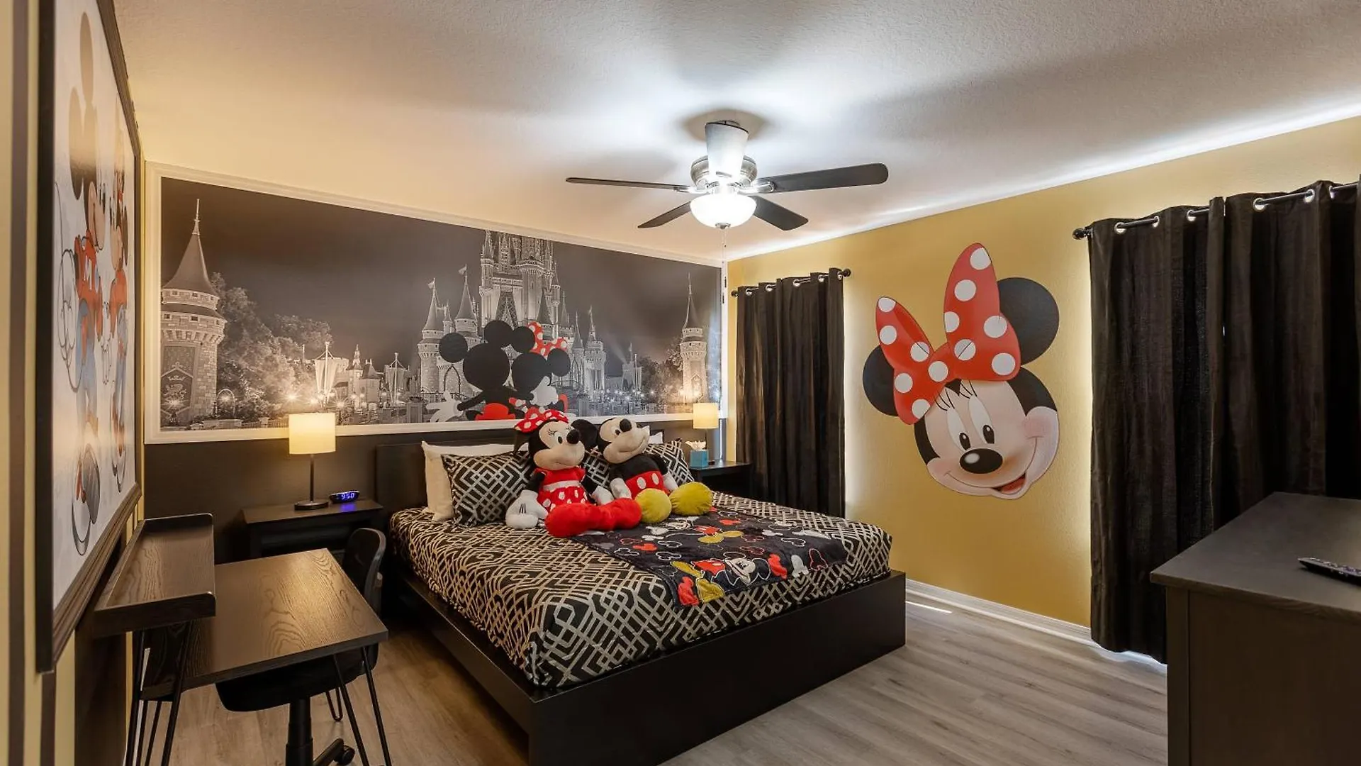 Thematic House With Pool Spa And Game Room Davenport